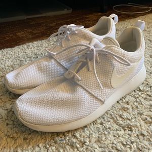 Nike’s Women Roche White: WORN ONCE
